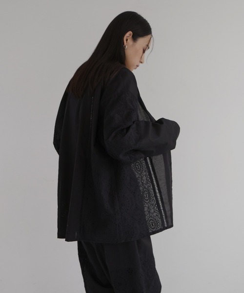  hellam（へラム）の「刺繍レースオープンカラーシャツ（シャツ/ブラウス・レディース・ブラック/ホワイト・FREE）」の5枚目の写真
