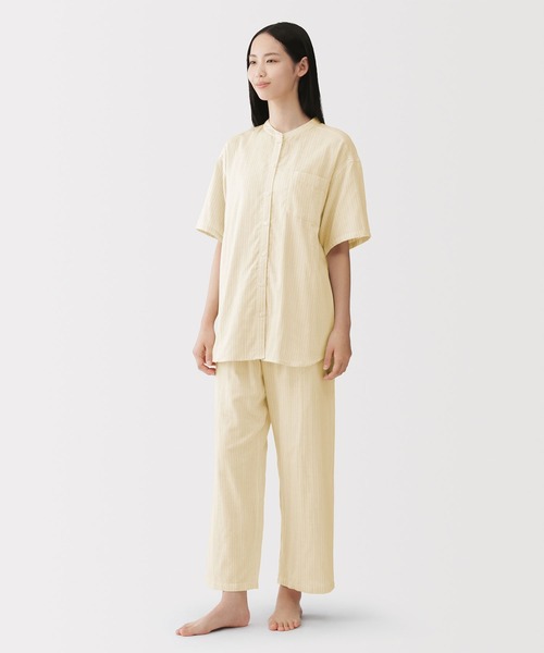 無印良品(ムジルシリョウヒン)の「婦人 脇に縫い目のない 薄手ガーゼ五分袖パジャマ(ルームウェア/パジャマ・レディース・ホワイト系/パープル系/イエロー系/ピンク系・S/M/L/XL)」の3枚目の写真