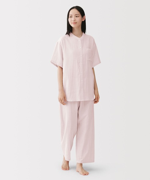 無印良品(ムジルシリョウヒン)の「婦人 脇に縫い目のない 薄手ガーゼ五分袖パジャマ(ルームウェア/パジャマ・レディース・ホワイト系/パープル系/イエロー系/ピンク系・S/M/L/XL)」の4枚目の写真