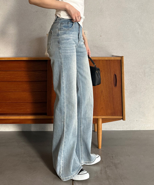 Eclat one(エクラワン)の「【Eclat one】フレアシルエット デニムパンツ(デニムパンツ・レディース・ブラック/ブルー/ホワイト・S/M)」の8枚目の写真