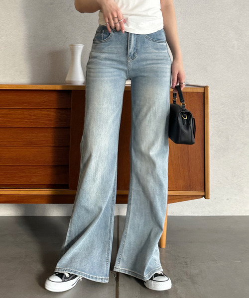Eclat one(エクラワン)の「【Eclat one】フレアシルエット デニムパンツ(デニムパンツ・レディース・ブラック/ブルー/ホワイト・S/M)」の4枚目の写真