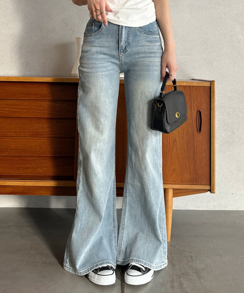 Eclat one(エクラワン)の「【Eclat one】フレアシルエット デニムパンツ(デニムパンツ・レディース・ブラック/ブルー/ホワイト・S/M)」の9枚目の写真