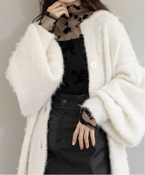 Per sist ence（パーシエンス）の「フラワープリントシアーハイネックカットソー（Tシャツ/カットソー・レディース・アイボリー/ブラック/グレー・ONE SIZE）」の4枚目の写真