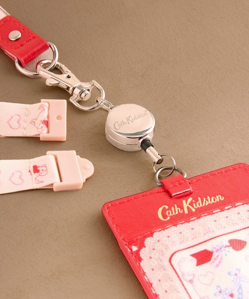 Cath Kidston(キャスキッドソン)の「ランヤード Valentines(パスケース・レディース・レッド・FREE)」の3枚目の写真