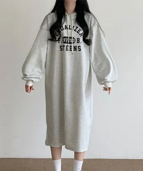 SallyLunn(サリーラン)の「ボリュームスリーブロゴスウェットワンピース(ワンピース・レディース・ライトグレー/ブラック・LARGE/MEDIUM)」の12枚目の写真