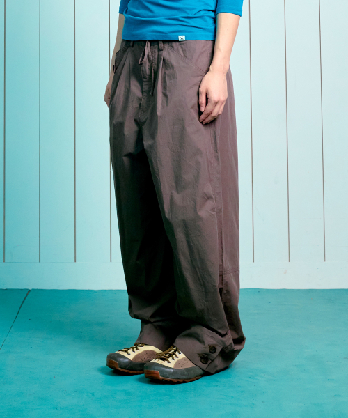 THECOLDESTMOMENT(ザコールデストモーメント)の「TCM hem two button pants (brown)(その他パンツ・レディース・その他・SMALL/MEDIUM/LARGE)」の1枚目の写真