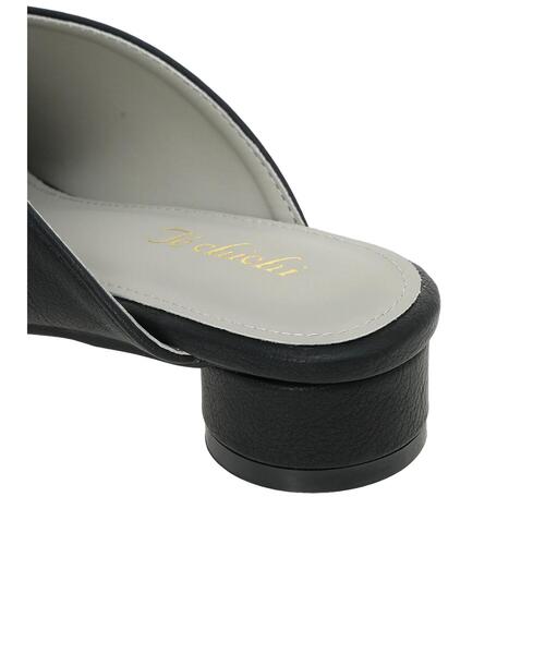 Te chichi(テチチ)の「スリットカットミュール(パンプス・レディース・オフホワイト/ブラック・37/38)」の9枚目の写真