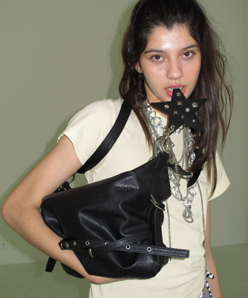 YEOMIMの「slouchy bag (black)(ショルダーバッグ・レディース・その他・FREE)」の3枚目の写真