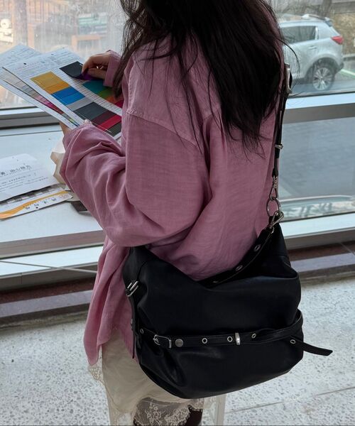 YEOMIMの「slouchy bag (black)(ショルダーバッグ・レディース・その他・FREE)」の11枚目の写真