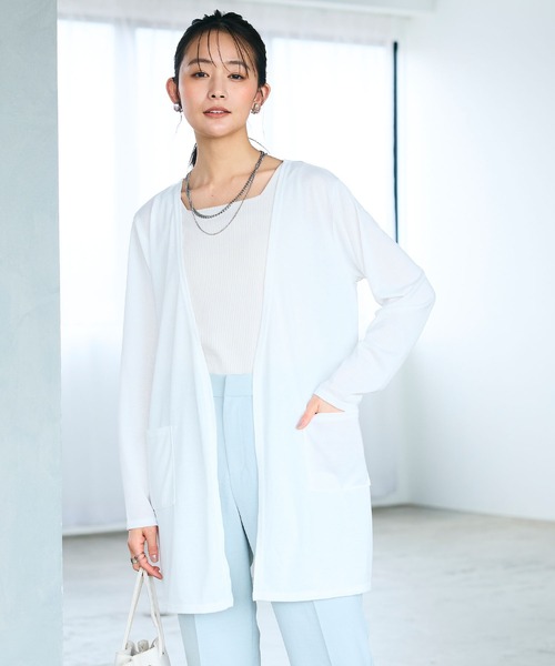 CROSS FUNCTION（クロスファンクション）の「《洗える》エブ楽 シアーVネックミドルカーディガン【CROSS FUNCTION/クロスファンクション】（カーディガン/ボレロ・レディース・ブラック/オフホワイト/ネイビー/ライトグレー・M/L/LL）」の2枚目の写真