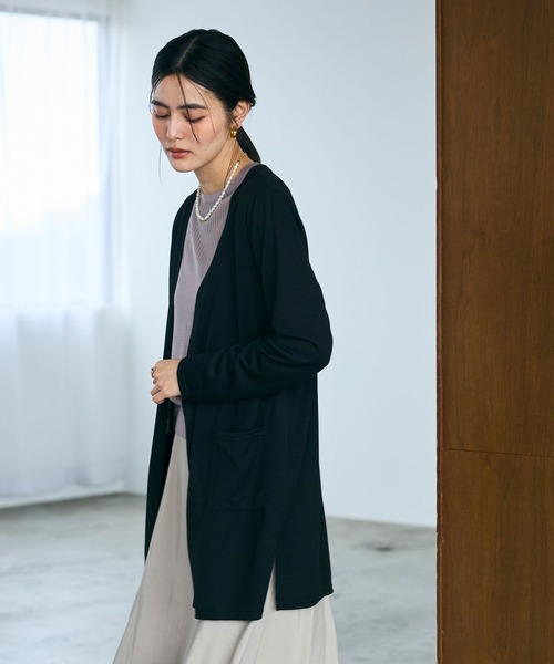 CROSS FUNCTION（クロスファンクション）の「《洗える》エブ楽 シアーVネックミドルカーディガン【CROSS FUNCTION/クロスファンクション】（カーディガン/ボレロ・レディース・ブラック/オフホワイト/ネイビー/ライトグレー・M/L/LL）」の5枚目の写真