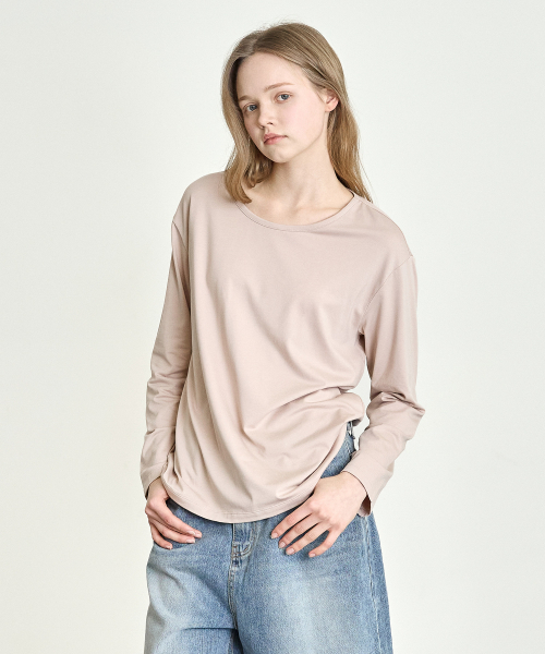 BASIC HOUSE(ベーシックハウス)の「レディース チャラン スパン Uネック オーバーサイズ 長袖Tシャツ ダークベージュ(Tシャツ/カットソー・レディース・ダークベージュ・100/85/90/95)」の16枚目の写真