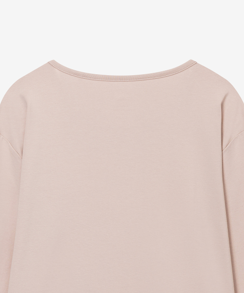 BASIC HOUSE(ベーシックハウス)の「レディース チャラン スパン Uネック オーバーサイズ 長袖Tシャツ ダークベージュ(Tシャツ/カットソー・レディース・ダークベージュ・100/85/90/95)」の10枚目の写真