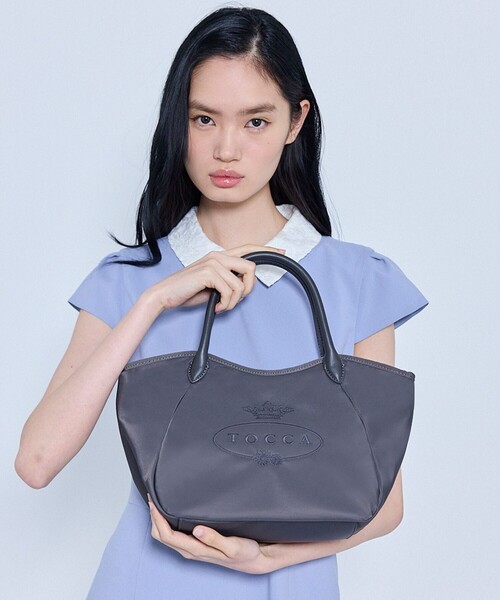 TOCCA(トッカ)の「TOUCH OF CRESTA NYLON TOTE ナイロントートバッグ(トートバッグ・レディース・レッド系/ライトグレー系/ネイビー系/ブラック系・F)」の13枚目の写真