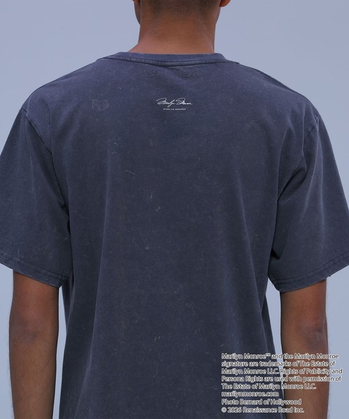 ADPOSION(アドポーション)の「【Marilyn Monroe / マリリン・モンロー】フォトプリントクルーネックTシャツ(Tシャツ/カットソー・レディース・グレー系1/ホワイト系1/ホワイト系2/グレー系2・MEDIUM/LARGE/X-LARGE)」の13枚目の写真