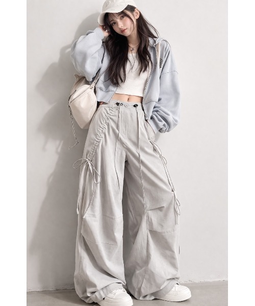 LAUTRE COTE(ロウトレコウト)の「ドローコードイージーパンツ(カーゴパンツ・レディース・ブラック/グレー・X-LARGE/LARGE/MEDIUM/SMALL)」の2枚目の写真