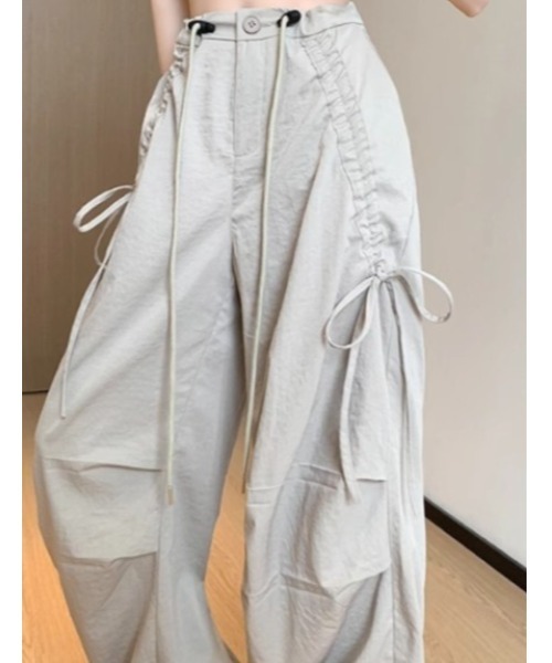 LAUTRE COTE(ロウトレコウト)の「ドローコードイージーパンツ(カーゴパンツ・レディース・ブラック/グレー・X-LARGE/LARGE/MEDIUM/SMALL)」の17枚目の写真