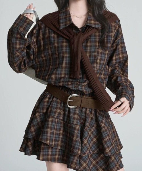 semplice(センプリチェ)の「チェック柄 ティアードワンピース(ワンピース・レディース・ネイビー/ブラック/ブラウン・F)」の7枚目の写真