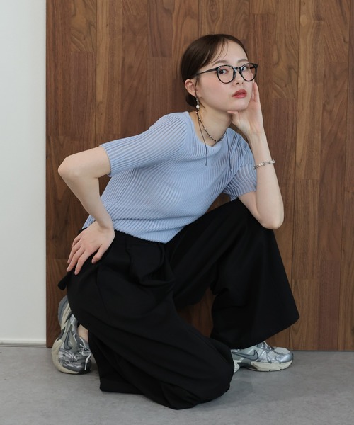 J by blue(ジェイバイブルー)の「ボートネックシアーリブニット(ニット/セーター・レディース・ブラック/ブルー/オフホワイト・MEDIUM)」の12枚目の写真