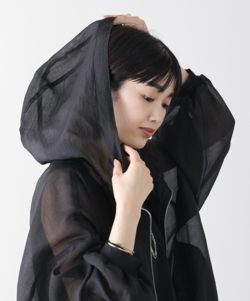 Bou Jeloud(ブージュルード)の「フード付シアーマウンテンパーカー(シャツ/ブラウス・レディース・アイボリー/ブラック・38)」の6枚目の写真