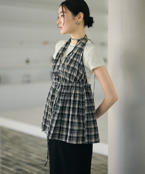 LAULEN（ローレン）の「check halter neck flare tops /チェック柄ホルターネックフレアノースリトップス（その他トップス・レディース・ブルー/ブラック・FREE）」の15枚目の写真