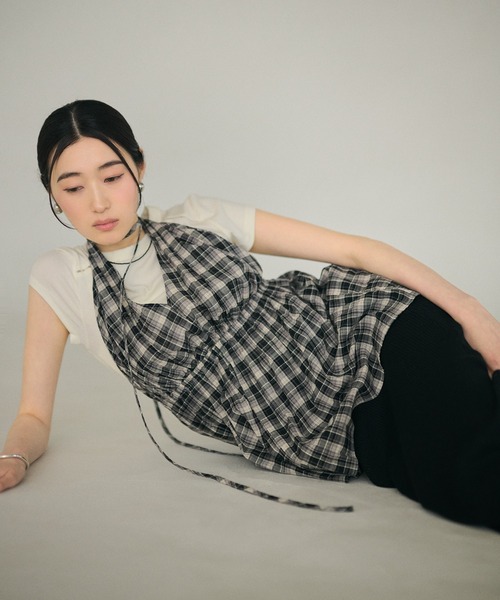 LAULEN（ローレン）の「check halter neck flare tops /チェック柄ホルターネックフレアノースリトップス（その他トップス・レディース・ブルー/ブラック・FREE）」の16枚目の写真