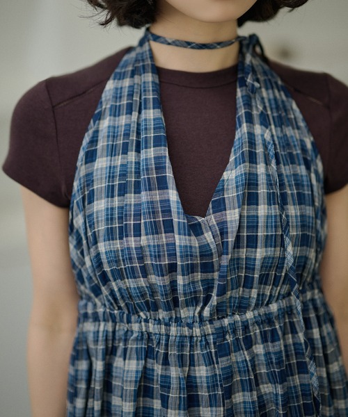 LAULEN（ローレン）の「check halter neck flare tops /チェック柄ホルターネックフレアノースリトップス（その他トップス・レディース・ブルー/ブラック・FREE）」の8枚目の写真