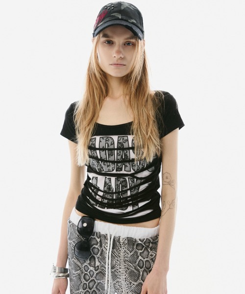 BLONDEY(ブロンディ)の「CUTOUT LAYERED GRAPHIC TOPS(Tシャツ/カットソー・レディース・ホワイト/ブラック・FREE)」の18枚目の写真