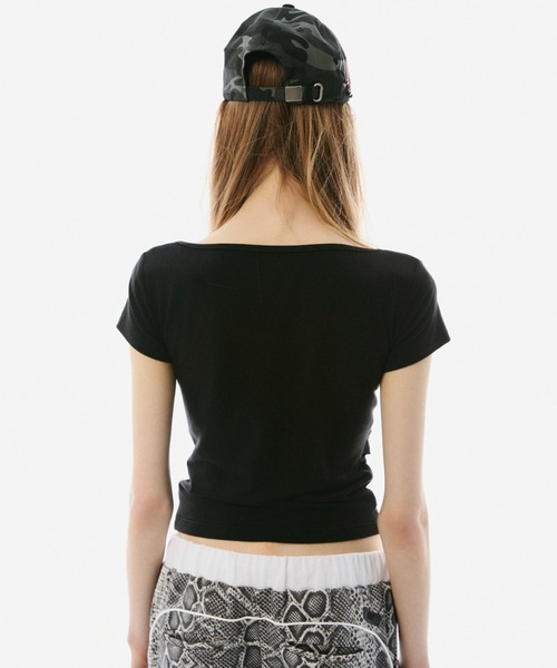 BLONDEY(ブロンディ)の「CUTOUT LAYERED GRAPHIC TOPS(Tシャツ/カットソー・レディース・ホワイト/ブラック・FREE)」の6枚目の写真