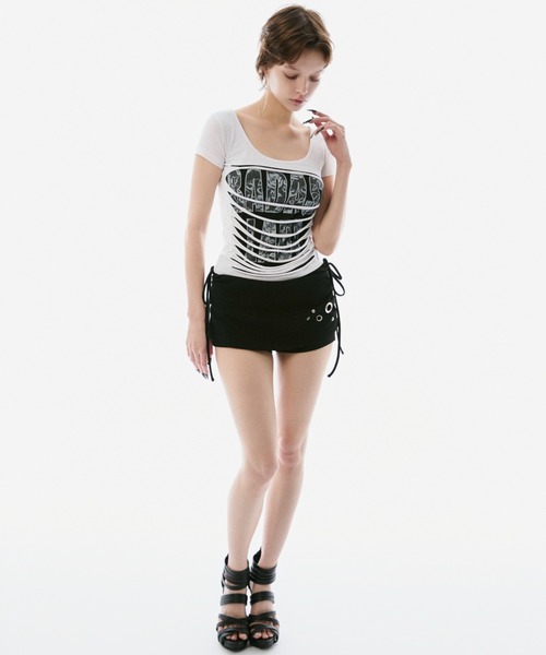 BLONDEY(ブロンディ)の「CUTOUT LAYERED GRAPHIC TOPS(Tシャツ/カットソー・レディース・ホワイト/ブラック・FREE)」の21枚目の写真