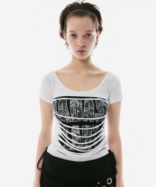 BLONDEY(ブロンディ)の「CUTOUT LAYERED GRAPHIC TOPS(Tシャツ/カットソー・レディース・ホワイト/ブラック・FREE)」の7枚目の写真