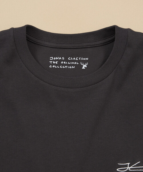 Jonas Claesson（ジョナスクレアッソン）の「JONAS CLAESSON/ジョナス クレアッソン Whale Shark Short Sleeve Tee/ホエールシャーク バックプリント Tシャツ（Tシャツ/カットソー・メンズ・ライトグレー/ホワイト/ブラック・LARGE/MEDIUM）」の6枚目の写真