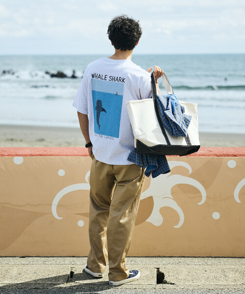 Jonas Claesson（ジョナスクレアッソン）の「JONAS CLAESSON/ジョナス クレアッソン Whale Shark Short Sleeve Tee/ホエールシャーク バックプリント Tシャツ（Tシャツ/カットソー・メンズ・ライトグレー/ホワイト/ブラック・LARGE/MEDIUM）」の20枚目の写真
