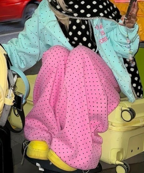 Vipoa（ヴィポア）の「Polka dot wide sweat pants（スウェットパンツ・レディース・ピンク/ライトイエロー・FREE）」の12枚目の写真