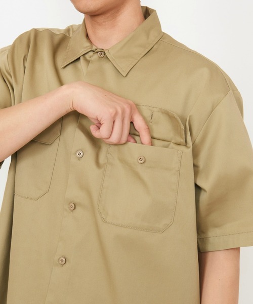 Dickies（ディッキーズ）の「Dickies/ディッキーズ ワークシャツ 半袖 "1574"（シャツ/ブラウス・メンズ・ベージュ/チャコールグレー・X-LARGE/LARGE/MEDIUM/SMALL）」の4枚目の写真