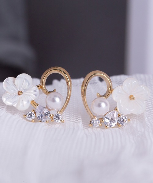 Peony(ピオニー)の「【Peony/ピオニー】デコハートデザインピアス(ピアス(両耳用)・レディース・ゴールド/シルバー/ピンクゴールド・FREE)」の1枚目の写真