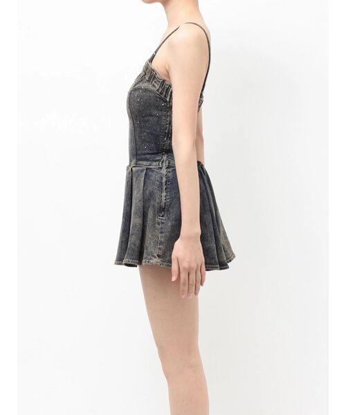 GYDA(ジェイダ)の「GG bijouデニムプリーツスカートライクミニワンピース(ワンピース・レディース・ライトブルー/インディゴブルー・SMALL/MEDIUM)」の5枚目の写真