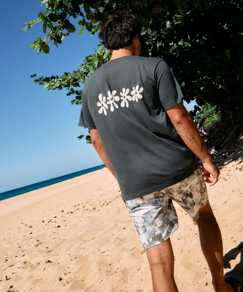 RVCA(ルーカ)の「RVCA メンズ BRYCE BLOOM SS Tシャツ 【2026年夏モデル】(Tシャツ/カットソー・メンズ・オフホワイト/ブラック系その他・SMALL/MEDIUM/LARGE/X-LARGE)」の2枚目の写真