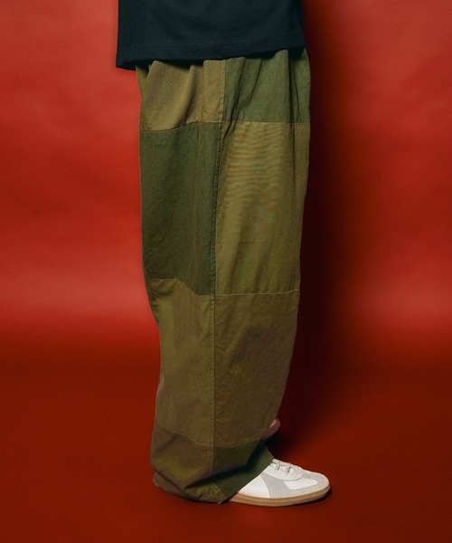 NineMicrophones(ナインマイクロフォンズ)の「PATCHWORK BAGGY PANTS(その他パンツ・メンズ・オリーブ/ブラック・X-LARGE/LARGE/MEDIUM/SMALL)」の11枚目の写真