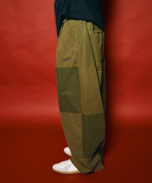 NineMicrophones(ナインマイクロフォンズ)の「PATCHWORK BAGGY PANTS(その他パンツ・メンズ・オリーブ/ブラック・X-LARGE/LARGE/MEDIUM/SMALL)」の13枚目の写真
