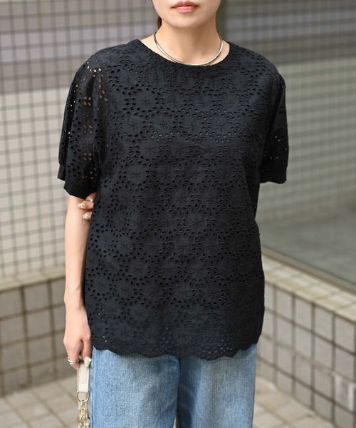 &HALF(アンドハーフ)の「【indian Cotton Collection】カットワーク刺繍スカラップブラウス(インド綿.インドコットン.コットン100%,綿100%)(シャツ/ブラウス・レディース・サックスブルー/ダークネイビー/コーラル/オフホワイト・M/L)」の8枚目の写真