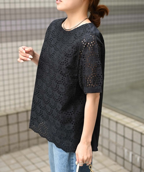 &HALF(アンドハーフ)の「【indian Cotton Collection】カットワーク刺繍スカラップブラウス(インド綿.インドコットン.コットン100%,綿100%)(シャツ/ブラウス・レディース・サックスブルー/ダークネイビー/コーラル/オフホワイト・M/L)」の9枚目の写真
