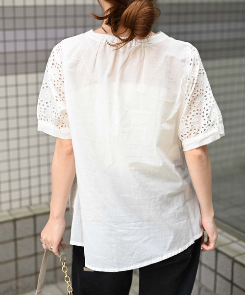 &HALF(アンドハーフ)の「【indian Cotton Collection】カットワーク刺繍スカラップブラウス(インド綿.インドコットン.コットン100%,綿100%)(シャツ/ブラウス・レディース・サックスブルー/ダークネイビー/コーラル/オフホワイト・M/L)」の10枚目の写真