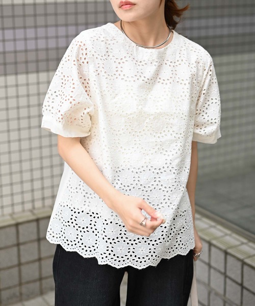 &HALF(アンドハーフ)の「【indian Cotton Collection】カットワーク刺繍スカラップブラウス(インド綿.インドコットン.コットン100%,綿100%)(シャツ/ブラウス・レディース・サックスブルー/ダークネイビー/コーラル/オフホワイト・M/L)」の11枚目の写真