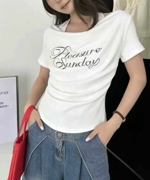 AVYL(アヴィル)の「ラインストーンロゴホルターネック半袖トップス(Tシャツ/カットソー・レディース・ホワイト/ブラック・M)」の4枚目の写真