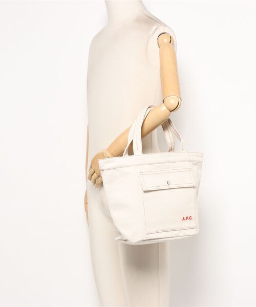 A.P.C.（アーペーセー）の「TOTE JADE（トートバッグ・レディース・オフホワイト・XS）」の5枚目の写真
