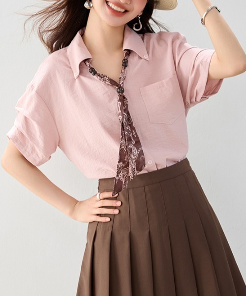 AMAJI(アマジ)の「スカーフ付き ドレープシャツ(シャツ/ブラウス・レディース・ライトピンク・SMALL/MEDIUM/LARGE/X-LARGE)」の2枚目の写真