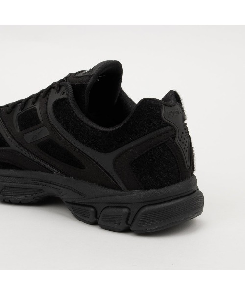 Reebok(リーボック)の「プレジャーズ プレミア トリニティ KFS / PLEASURES PREMIER TRINITY KFS(スニーカー・メンズ・ブラック・26.5cm/26.0cm/25.5cm/30.0cm/29.0cm/28.5cm/28.0cm/27.5cm/27.0cm)」の5枚目の写真