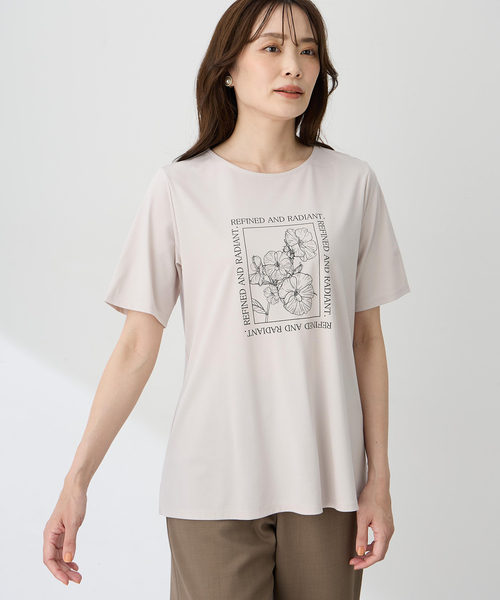 A/C DESIGN BY ALPHA CUBIC(エーシーデザインバイアルファキュービック)の「フラワーイラストプリントTシャツ【ひやツヤ・UVカット・接触冷感・大きいサイズあり】(Tシャツ/カットソー・レディース・ライトグレー/サックスブルー/ネイビー・M/L/LL/3L)」の8枚目の写真