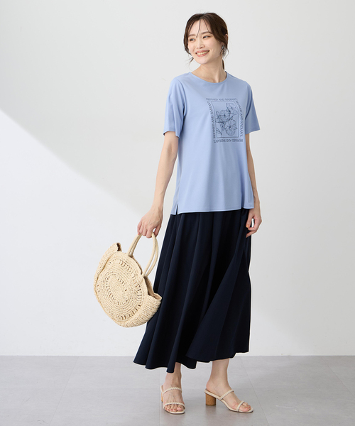 A/C DESIGN BY ALPHA CUBIC(エーシーデザインバイアルファキュービック)の「フラワーイラストプリントTシャツ【ひやツヤ・UVカット・接触冷感・大きいサイズあり】(Tシャツ/カットソー・レディース・ライトグレー/サックスブルー/ネイビー・M/L/LL/3L)」の13枚目の写真
